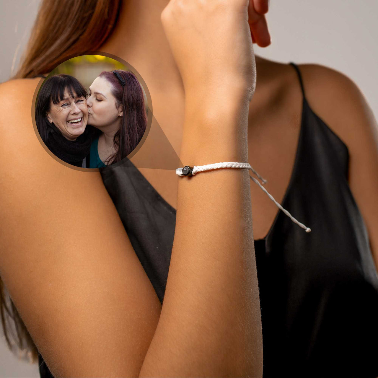 Circle Personalized Photo Bracelet - Personalized Gift - Custom Jewelry For Her & Him - Custom Bracelet Picture - Personalised Photo Gift Bracelet White / Black Brother & Sisters