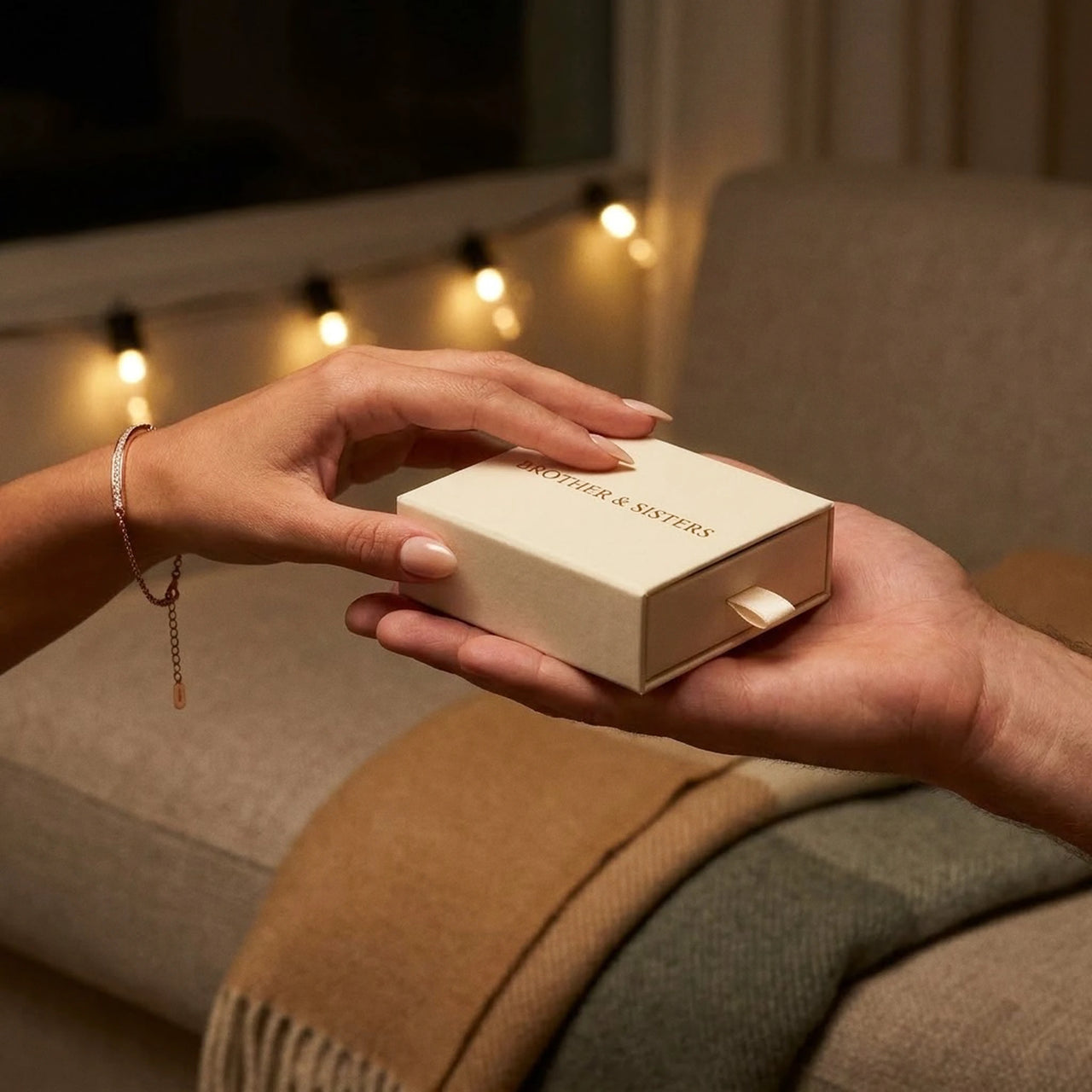 Crystal Bar Bracelet offert dans son ecrin cadeau Brother & Sisters
