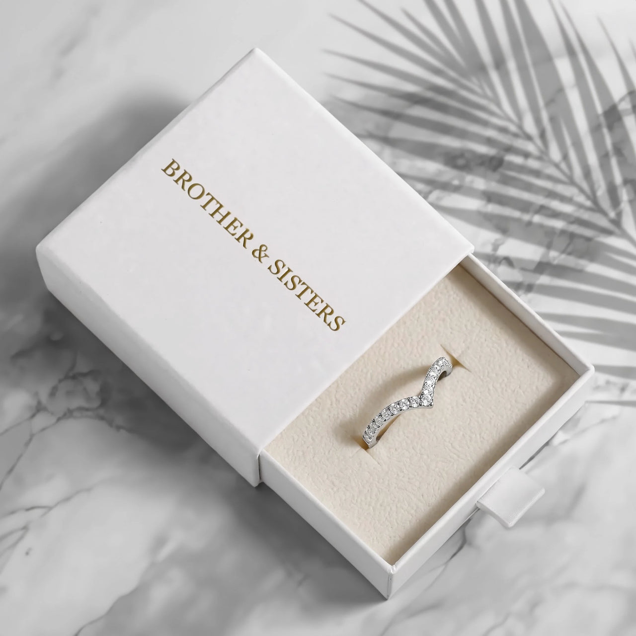 Silver ring with the Brother & Sisters gift box | SKU: 10645547-4.5-silver